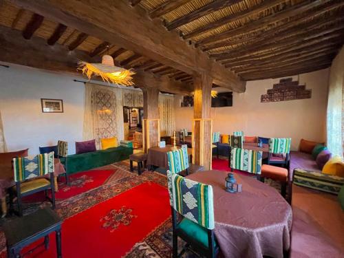 Un restaurante o sitio para comer en Kasbah El Hajja