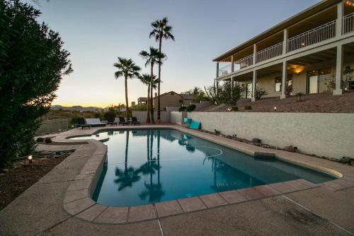 Spacious Hillside 5 Bdrm with Pool and Views – Photos 3