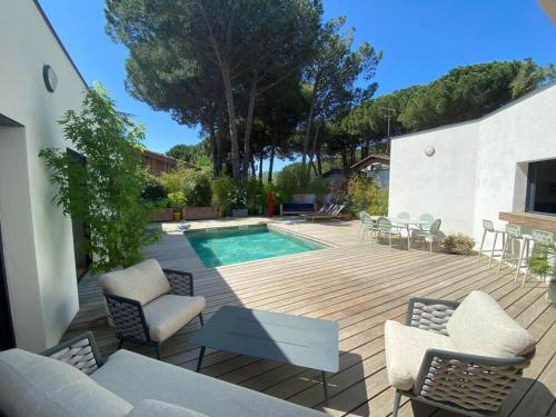 Villa haut de gamme 160 M2 Piscine chfé et Jacuzzi