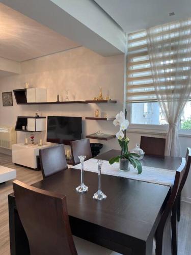 Naktsmītnes Sunshine apartment Tirānā fotogalerijas attēls