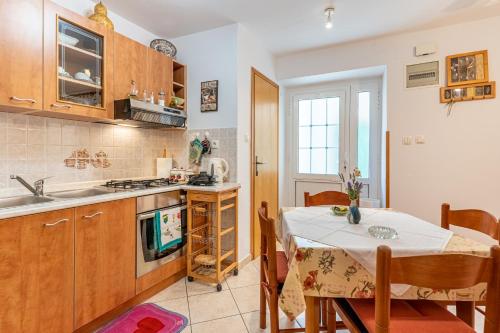 Gallery image of Kovacine apartment in Cres