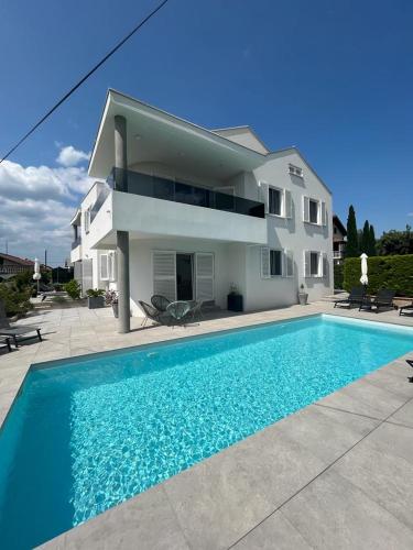 Haus Dalmatia with heated Pool