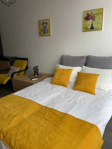 Postel nebo postele na pokoji v ubytování Kamche apartment