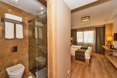 Kupatilo u objektu Aybar Hotel & Spa