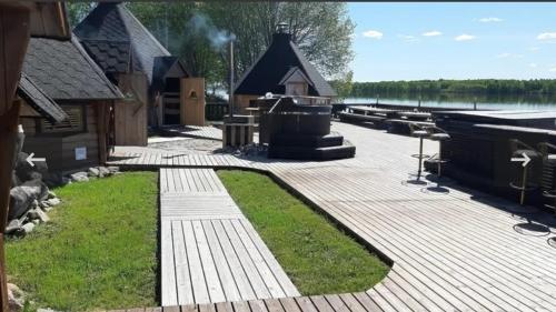 Вид на реку недалеко от апартаментов/квартиры