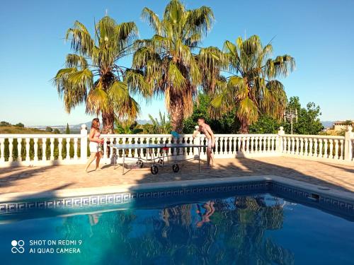 Piscina a Las Palmeras o a prop