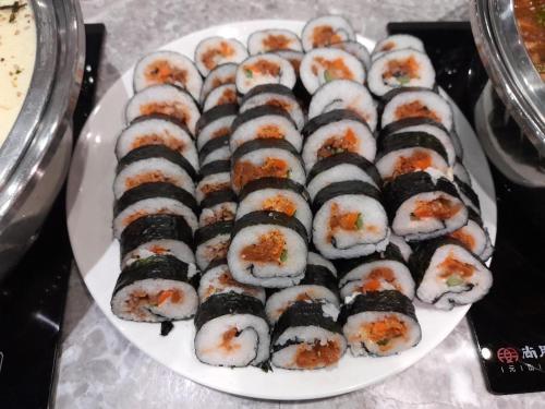 Makanan di atau berdekatan hotel