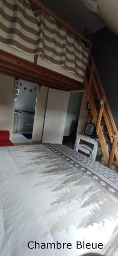 Photo de la galerie de l'établissement 13-Mésanges, à Changé