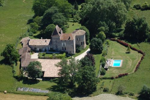 Chateau Barayre - beautiful 12th century castle with pool and large garden
