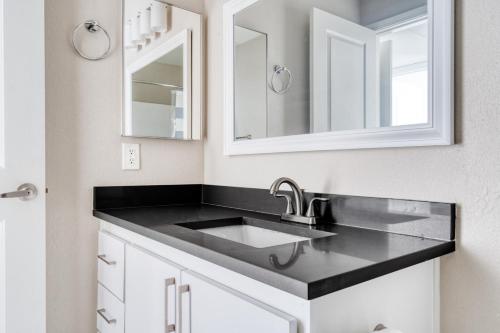 Ảnh trong thư viện ảnh của Sunnyvale 1BR w Gym Pool BBQ nr Apple SFO-896 ở Sunnyvale