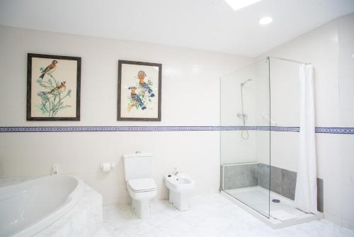 Bilik mandi di Casa Cala Balmins