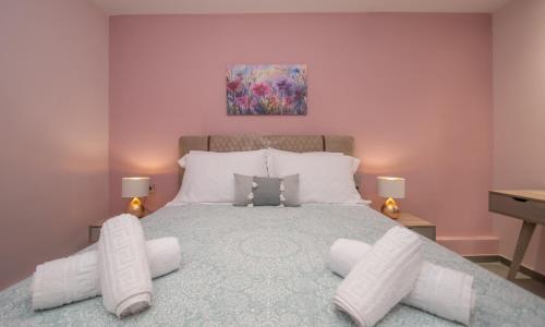 Hypatia Suites by "elite"