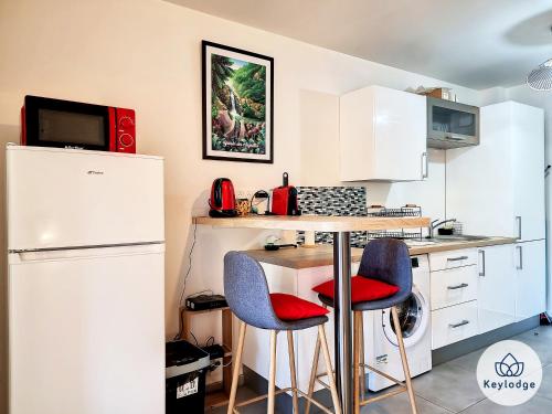 Η κουζίνα ή μικρή κουζίνα στο Beauté- Studio-31m2-La Saline Les Bains