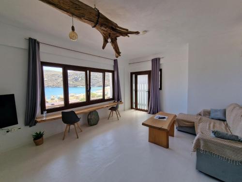 Posezení v ubytování Spathi Beach Suites Kea