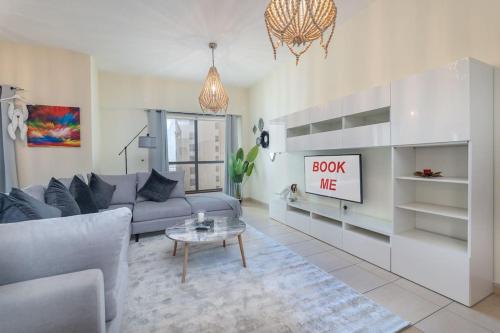 Fotografie z fotogalerie ubytování Huge Apartment Super close to the beach! v Dubaji
