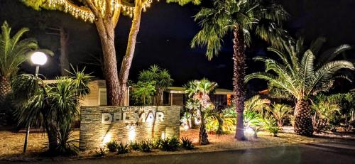Κήπος έξω από το HappyMobilhome Argelès-sur-mer -plage à 500m- Camping 4 étoiles Del Mar