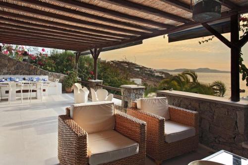 Villa Chloe - Private Beachfront Villa