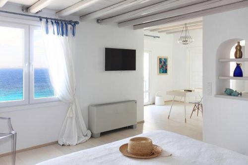Villa Chloe - Private Beachfront Villa