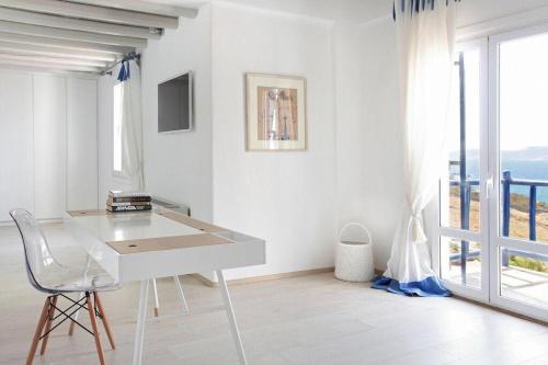 Villa Chloe - Private Beachfront Villa