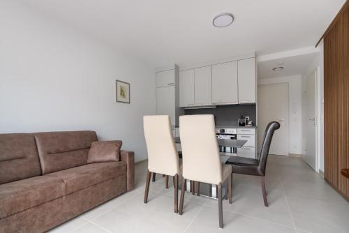 Ruhig, hell und neu mit Garage