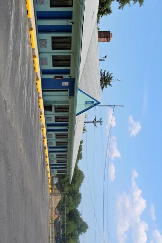 El edificio en el que está El motel