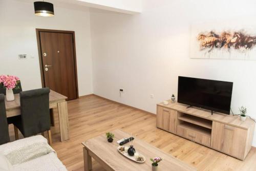 Renovated spacious flat 7min to subway station-(ΝIK_A)