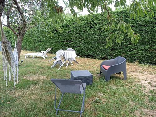 Κήπος έξω από το Gîte l'Anne'xe champêtre d'Alex, calme, Vendée Marais Poitevin