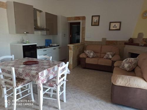 Kuchyň nebo kuchyňský kout v ubytování Villa Su Monte Abele