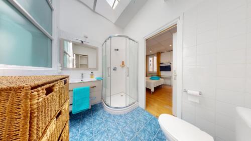 Charming 2 Bedroom Haven Steps Away from Prince's Palace photo 15