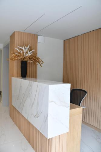 Ο χώρος του λόμπι ή της ρεσεψιόν στο URBAN SUITES ATHENS