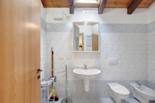 Koupelna v ubytování Casa Predaia