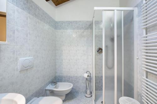 Koupelna v ubytování Casa Predaia