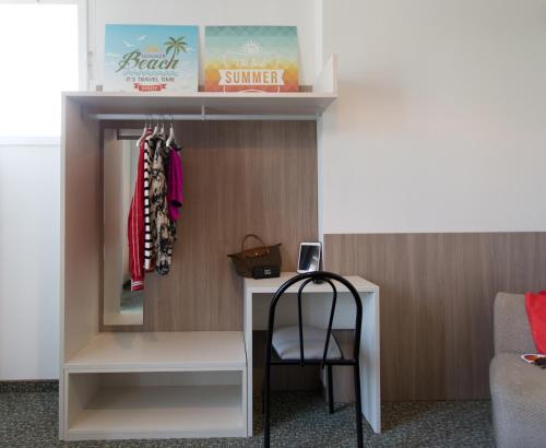 Gallery image of Hotel Byron solo per giovani in Riccione