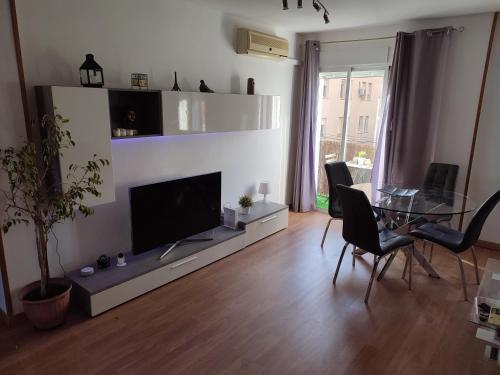 Bedroom to rent in the beach