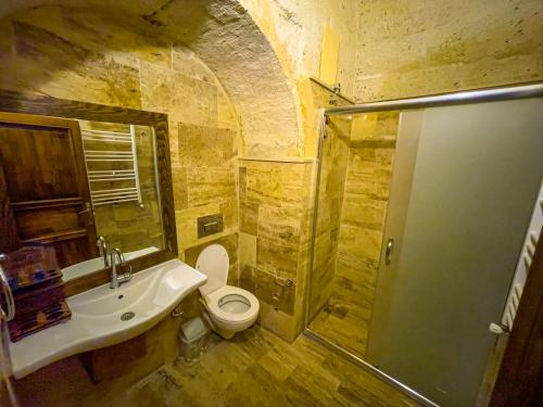 Koupelna v ubytování Heritage Cave Suites