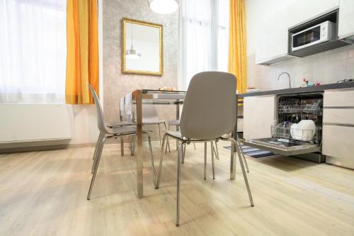 Dapur atau dapur kecil di Residence Millennium