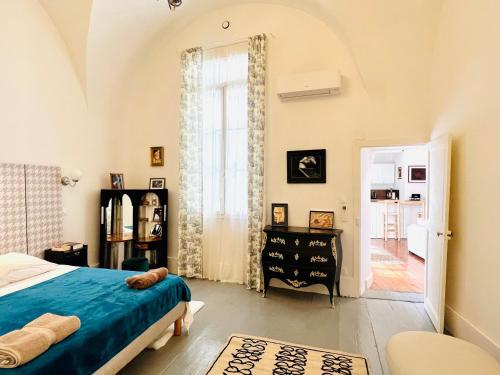 Courbet's bachelor pad