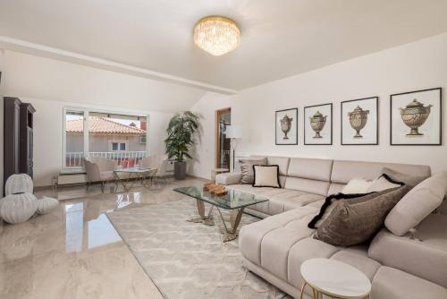 Χώρος καθιστικού στο Villa The Nest