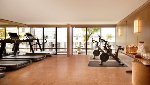 Das Fitnesscenter und/oder die Fitnesseinrichtungen in der Unterkunft Nobu Hotel Palo Alto