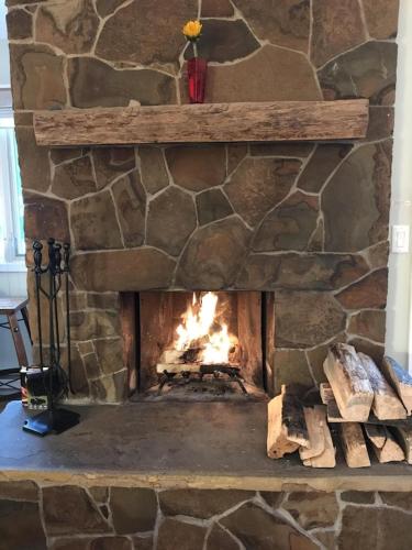 Gambar di galeri bagi Gorgeous Jackson Hole Condo in Top location with Great Views and Private Deck with Barbeque! di Wilson