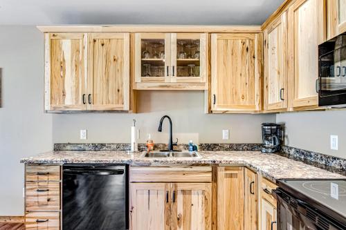 Una cocina o zona de cocina en The Deer