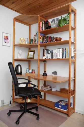 an office with a desk and a chair at Bed & Breakfast Horsens in Horsens