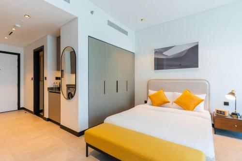 Postel nebo postele na pokoji v ubytování Modern Studio in Business Bay