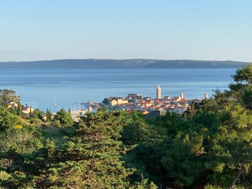 Foto dalla galleria di Panoramic View Apartment Leonardo a Rab