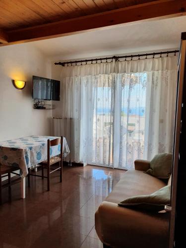 Apartment with Terace and sea view Marica