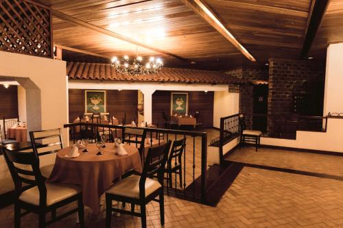 Ein Restaurant oder anderes Speiselokal in der Unterkunft Fontan Ixtapa 