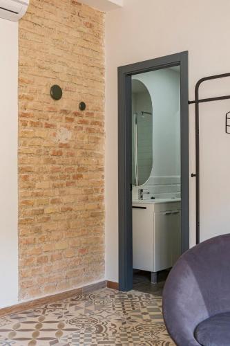 Valentin Suites