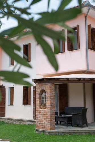 Gallery image of Symmetron Suites in Kálamos
