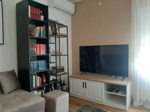Η βιβλιοθήκη της παραθεριστικής κατοικίας