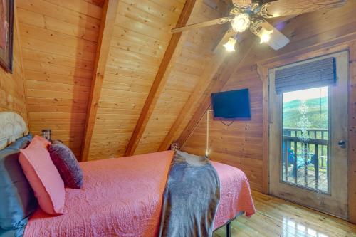 Secluded Sevierville Cabin w/ Hot Tub! photo 15